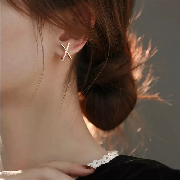 🌟Elegant Gold Plated Stud Earrings - Picture 4 of 4